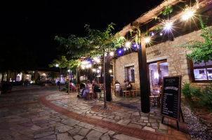 The Romanos Costa Navarino - Kafenio Deli