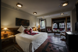 Dwarika's Hotel - deluxe room bedroom
